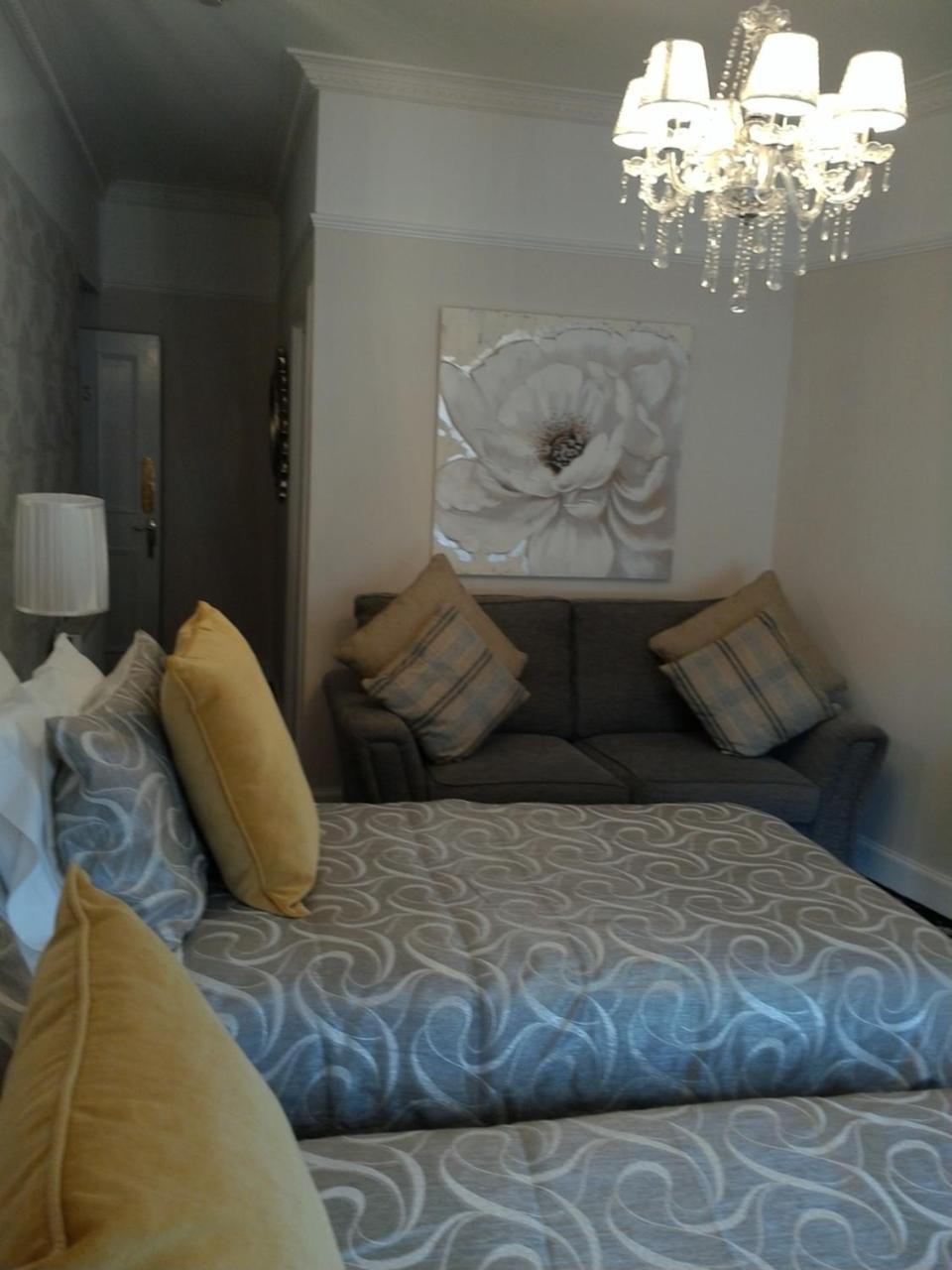 Aaran Lodge Guest House เอดินบะระ ภายนอก รูปภาพ