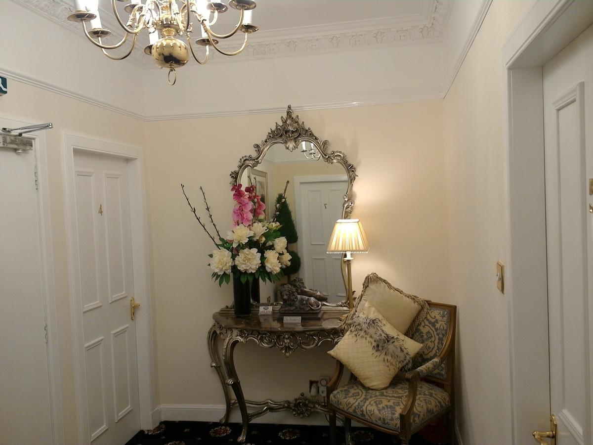 Aaran Lodge Guest House เอดินบะระ ภายนอก รูปภาพ